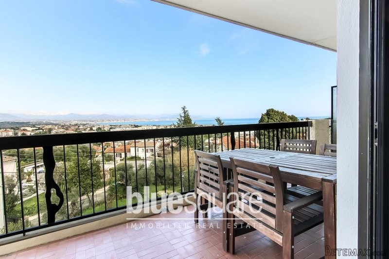 2 bedroom apartment with sea views in..