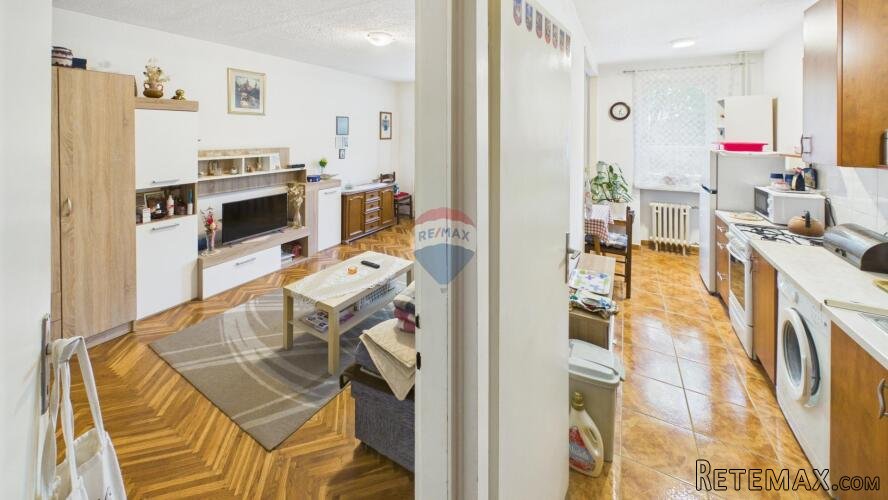 Dvosoban stan s balkonom, Studentski grad, 40 m²