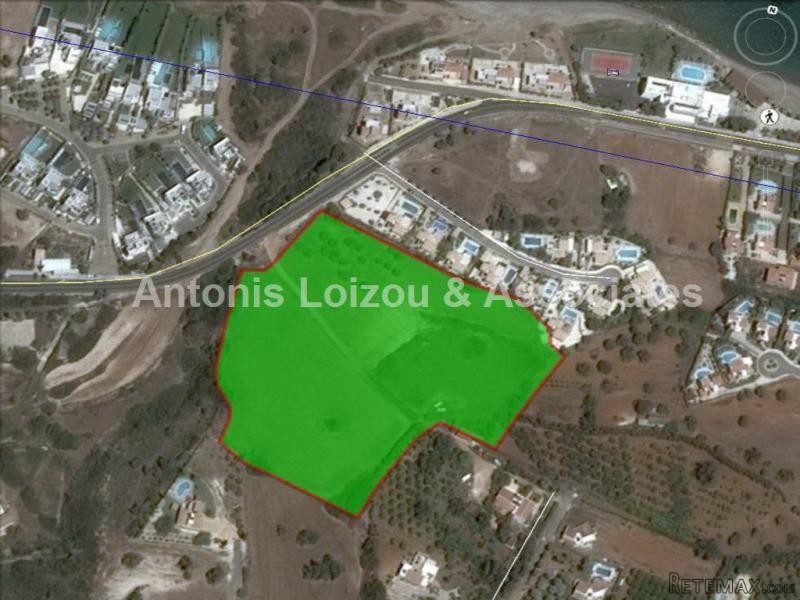 24,415 m2 field in Neo Chorio with sea..
