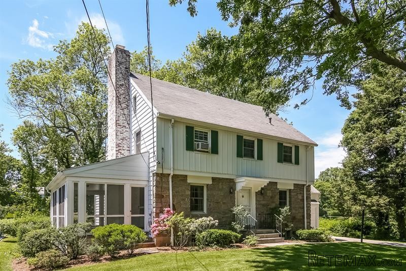 4 bedroom House For Sale: 19 LEITH..