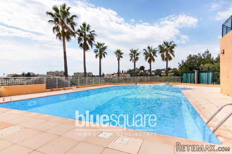 Nice split-level 1-bedroom apartment..