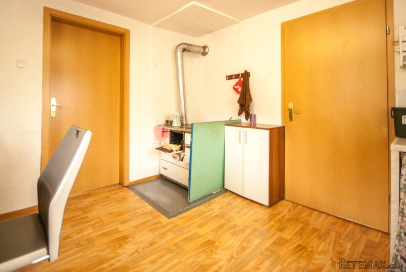 Single-Family House To Renovate In.. - 2