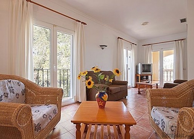 4 Bedrooms - Villa - For Sale - 2