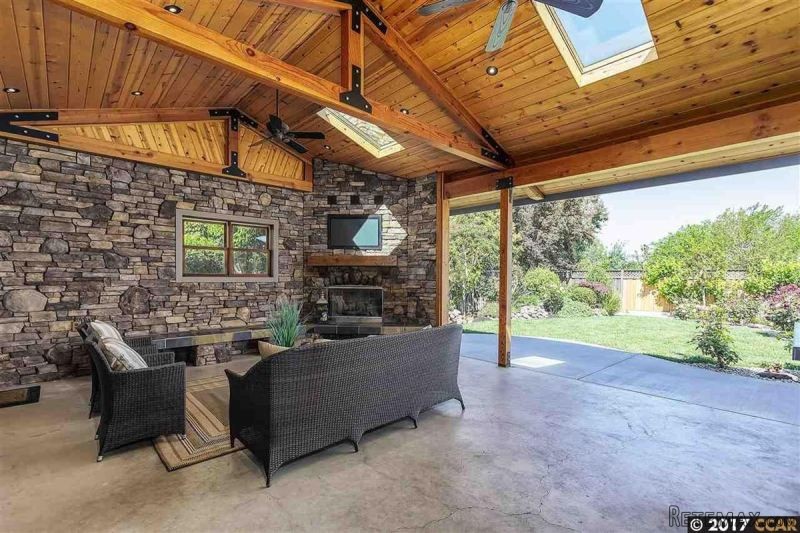 4 Bedrooms - Property - CA - For Sale - 2