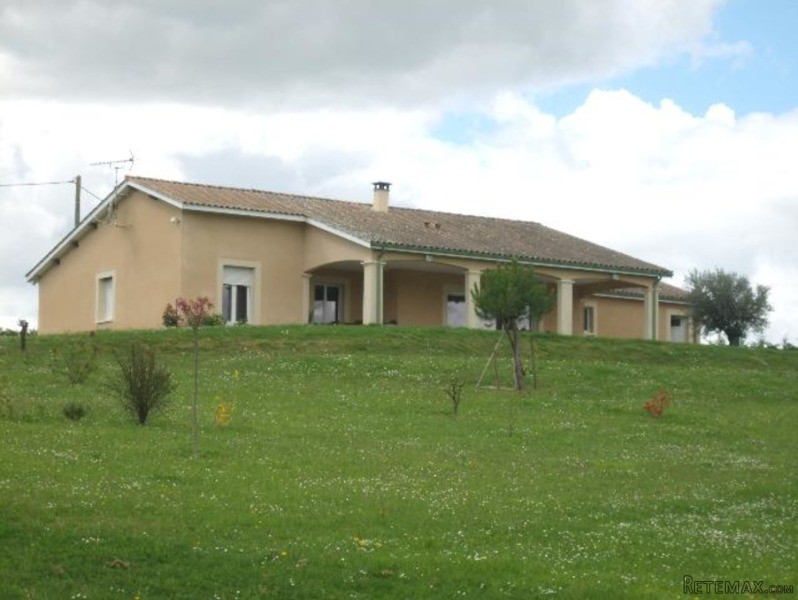 Bungalow Close To Eymet, Set On 1.9..
