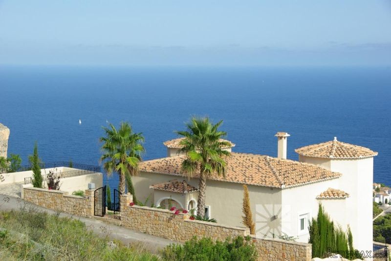 3 Bedrooms - Villa - Alicante - For Sale