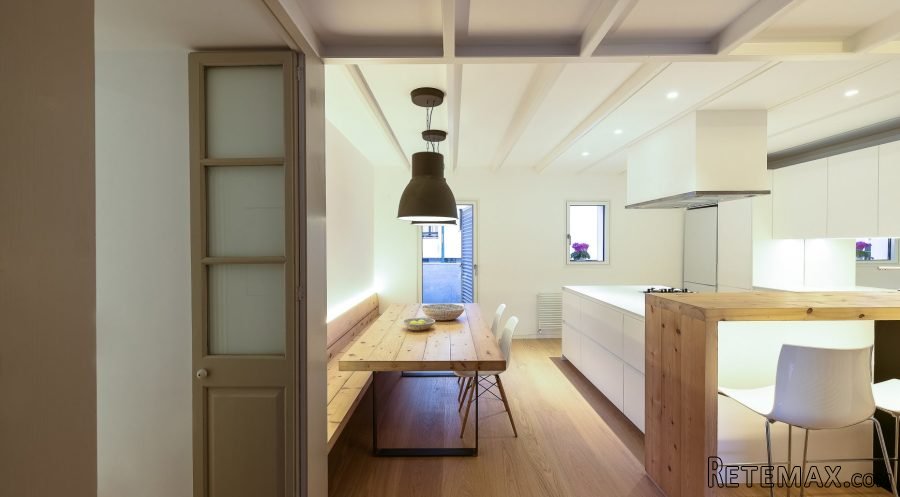 This duplex apartment, located in the heart.. - 2