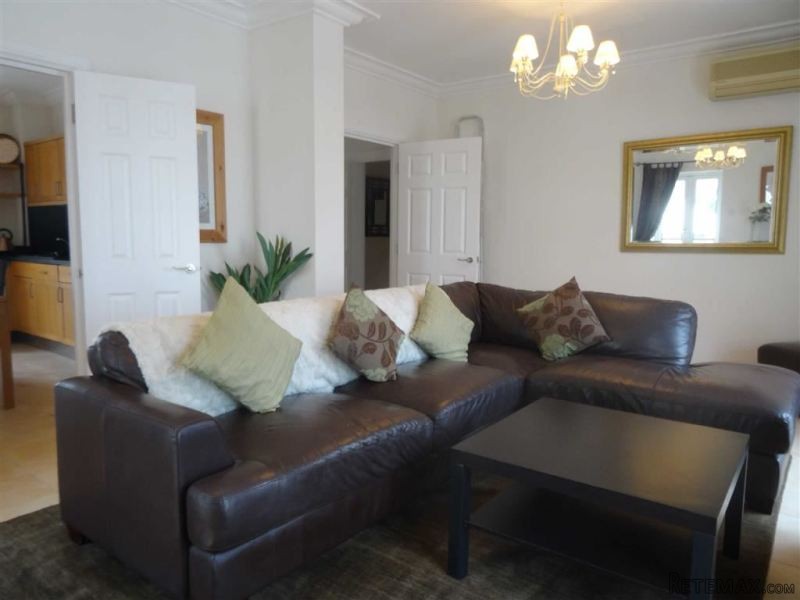 3 bed apartment in Queensway Quay - 2