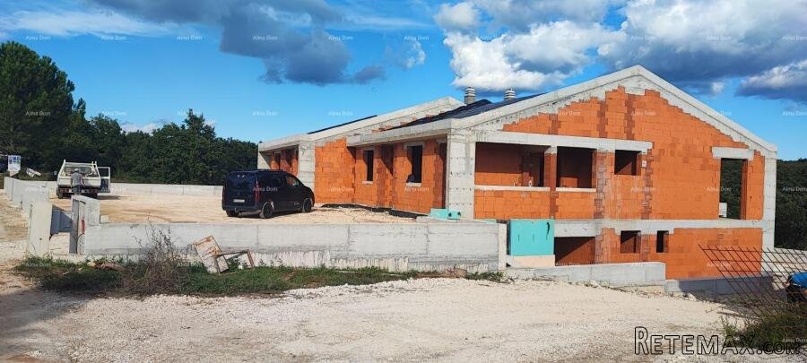 Prodaje se duplex kuća u mirnom naselju blizu Vodnjana