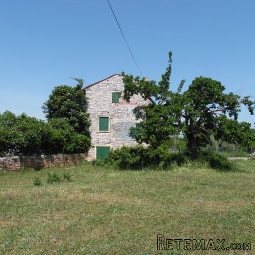 Istra,šarmantna stara kamena kuća sa većom okućnicom