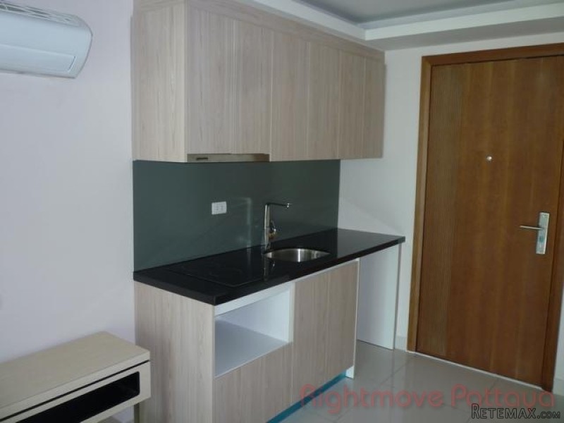 1 Bedroom Condo for sale in Pratumnak -.. - 2