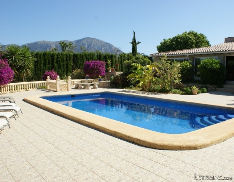Large Villa With Stables In Quiet Rural..