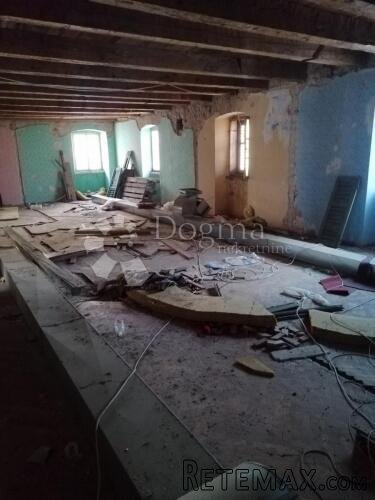 VODICE, dva stana i poslovni prostor u centru blizu mora - 2