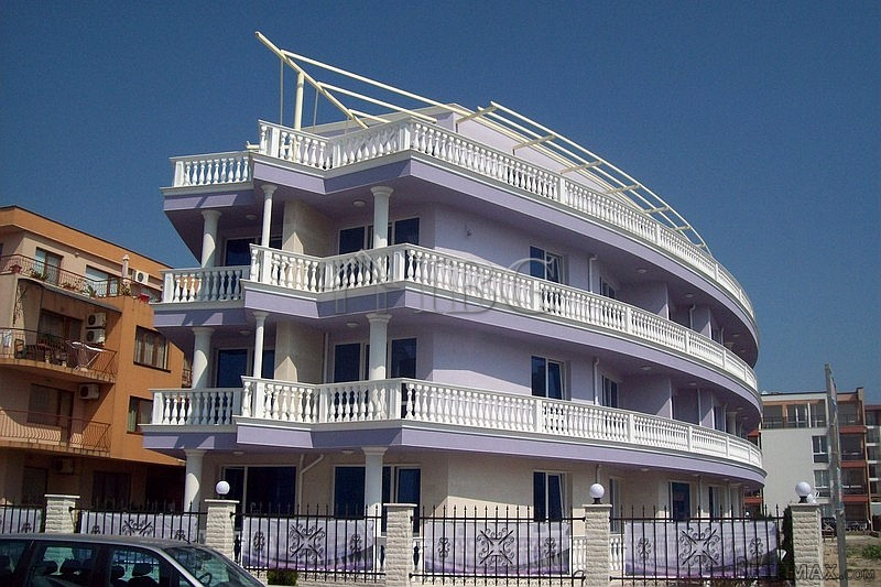 Apartments with prime location, second..
