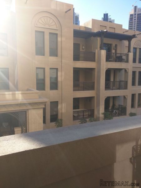Gracious living in Old Town in Downtown