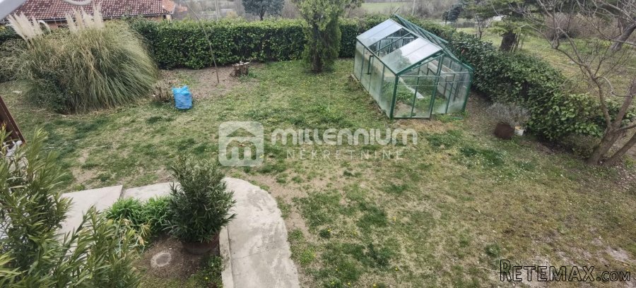 Istra, Kršan, kuća s 2 stana i velikom okućnicom - 4