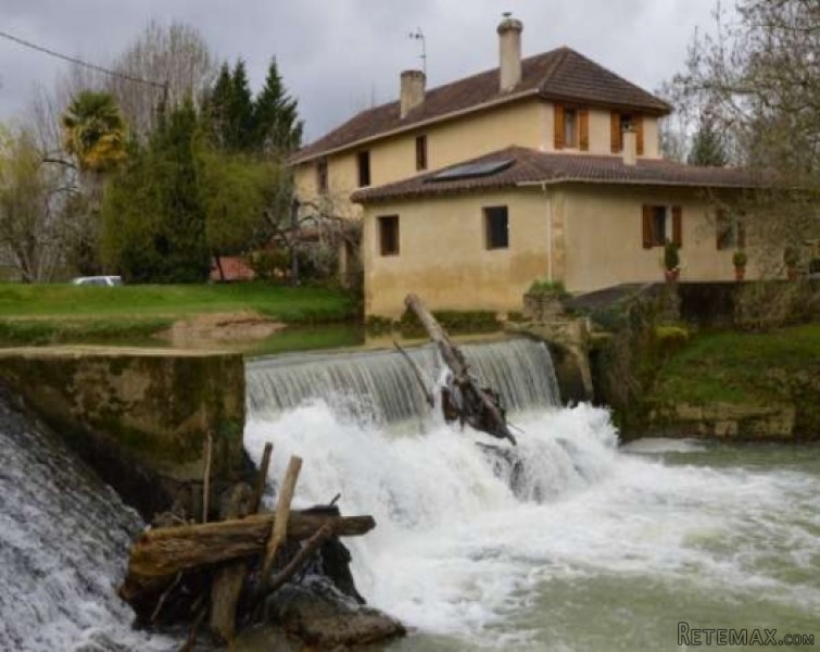 Restored mill with water rights in..