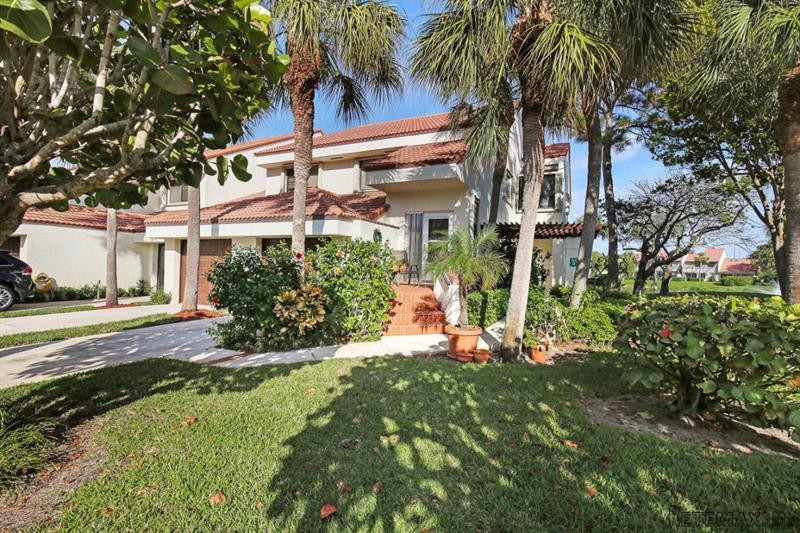 3 bedroom Residence For Sale: Juno.. - 2