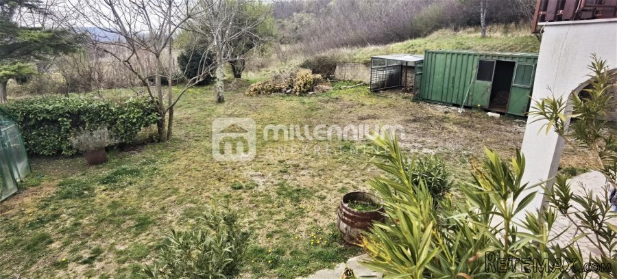 Istra, Kršan, kuća s 2 stana i velikom okućnicom - 6