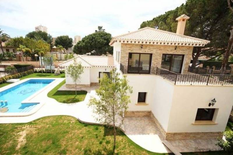 3 Bedroom 3 Bathroom Villa In Dehesa De..