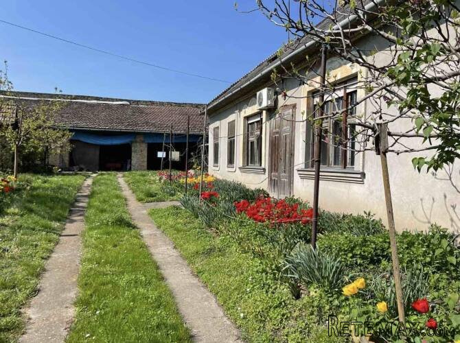 Prodaje se kuca na pocetku Bajskog puta-Subotica
