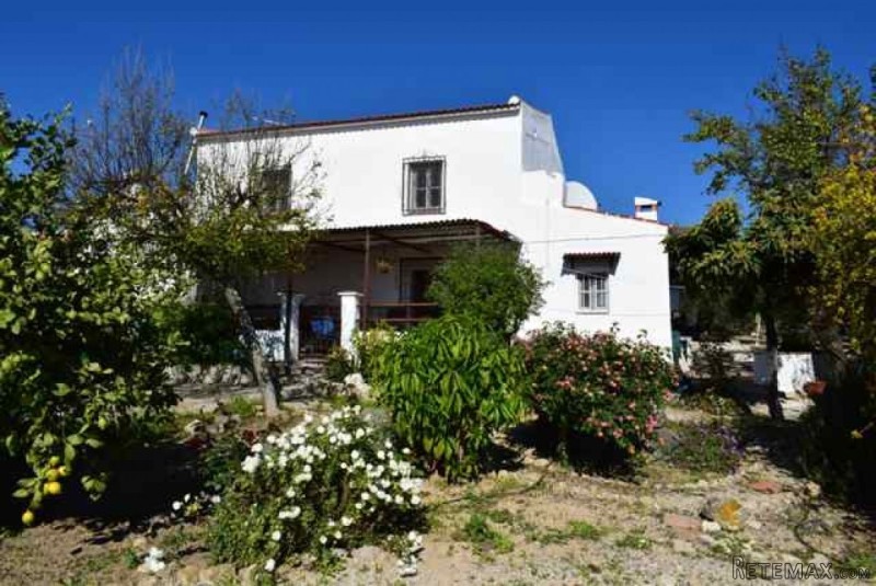 4 bedroom, 2 bathroom Finca/Country..