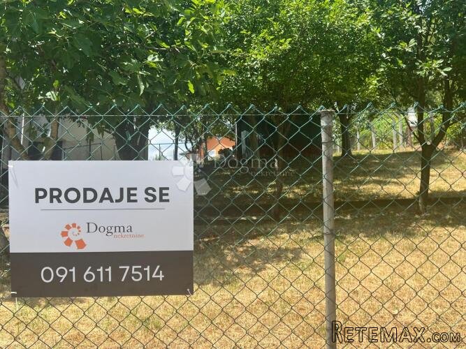 Građevinsko zemljište na atraktivnoj lokaciji, između Sesvet - 2