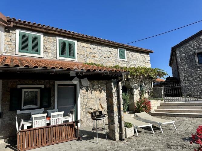 Kamena VILLA sa bazenom u okolici Matulja - 2