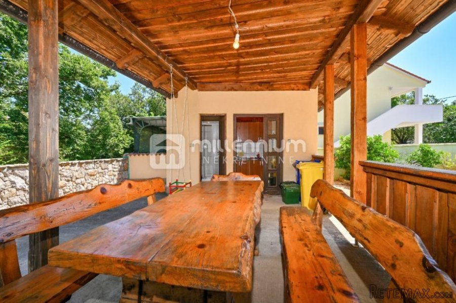 Otok Krk, Malinska, samostojeća kuća 160m2 - 2