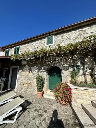 Kamena VILLA sa bazenom u okolici Matulja - 3
