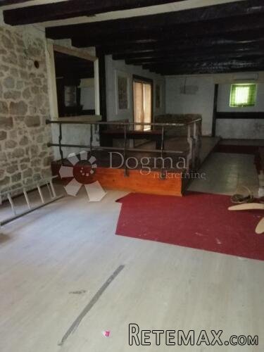 VODICE, kuća i poslovni prostor u centru blizu mora - 3