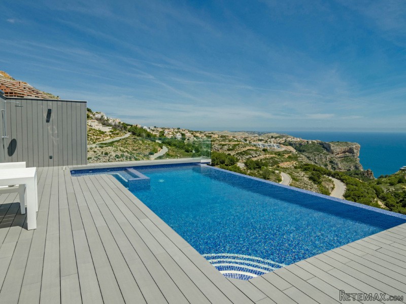 4 Bedrooms - Villa - Alicante - For Sale