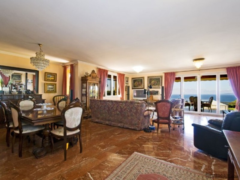 Idyllic Frontline Villa With Private.. - 2