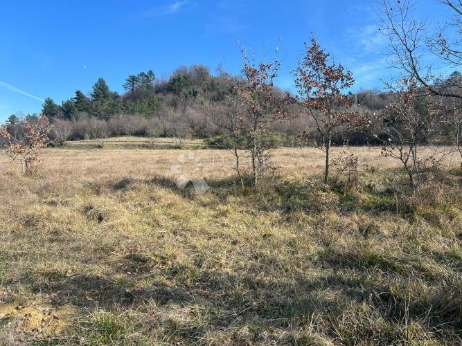 GRAĐEVINSKO ZEMLJIŠTE 1250 m2 - 2