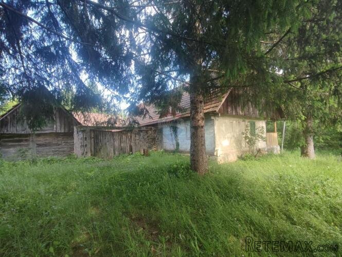Ogulin-seosko imanje,90500 m2 okućnice - 2