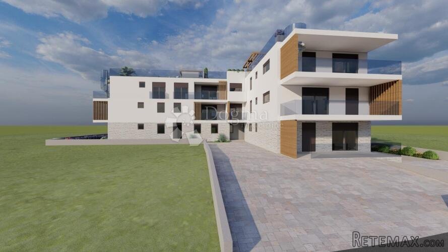 PRODAJE SE – DVOSOBNI APARTMAN U VODICAMA, 50 m OD MORA