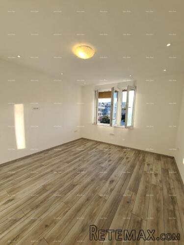 Pula – renoviran dvosobni stan u centru, 72,83 m². Stan se n.. - 2