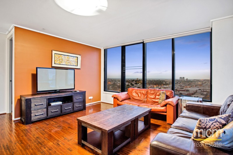 Renovated Bliss with Stunning Corner.. - 2