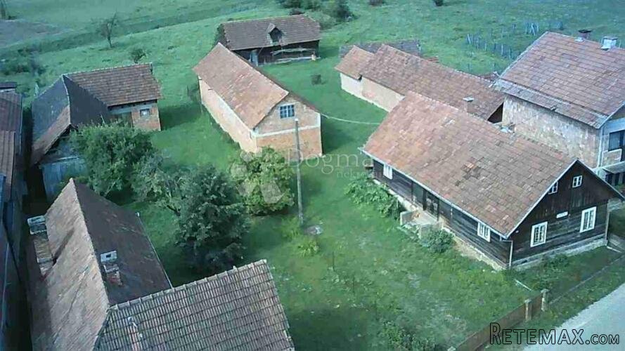 Seosko imanje sa 4 objekta nadomak Marije Bistrice! - 2