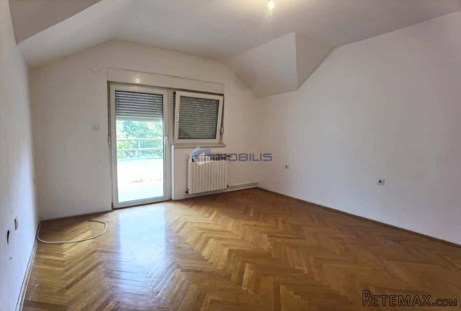 Bjelovar (Centar) 4-sobni stan, 116,75 m2 + 101,33 m2 TAVAN - 3