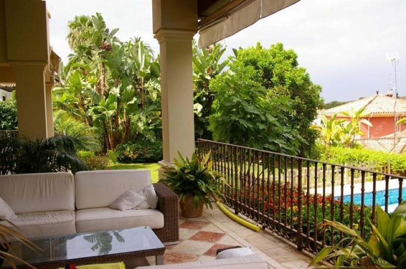 HM3S2658 - Villa For sale in El Paraiso.. - 2