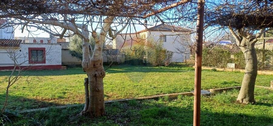 Istra,Pula-kuća s garažom,okućnicom i pomoćnim objektima - 3