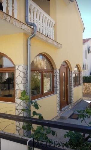 VODICE, Predivna kuća s tri stambene jedinice - 3