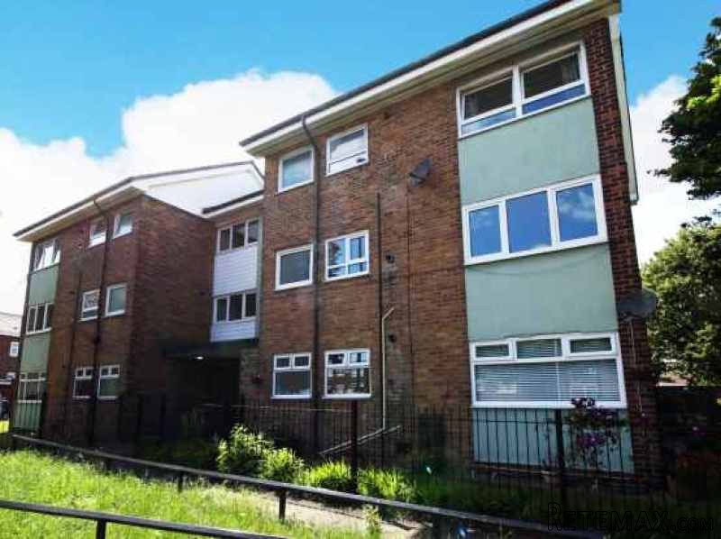 3 bedroom, Flat house for sale
