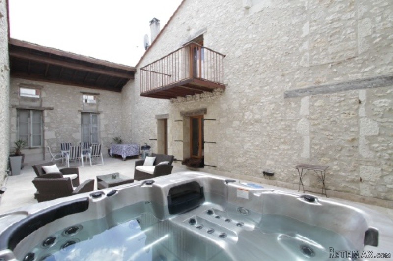 APS2565 Beautiful townhouse with huge.. - 2