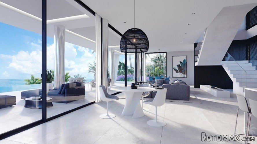 Set on 2 levels, this spacious Costa del Sol villa is going.. - 4