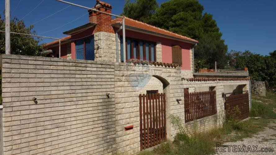 Istra, Premantura, kuća s pogledom na more!