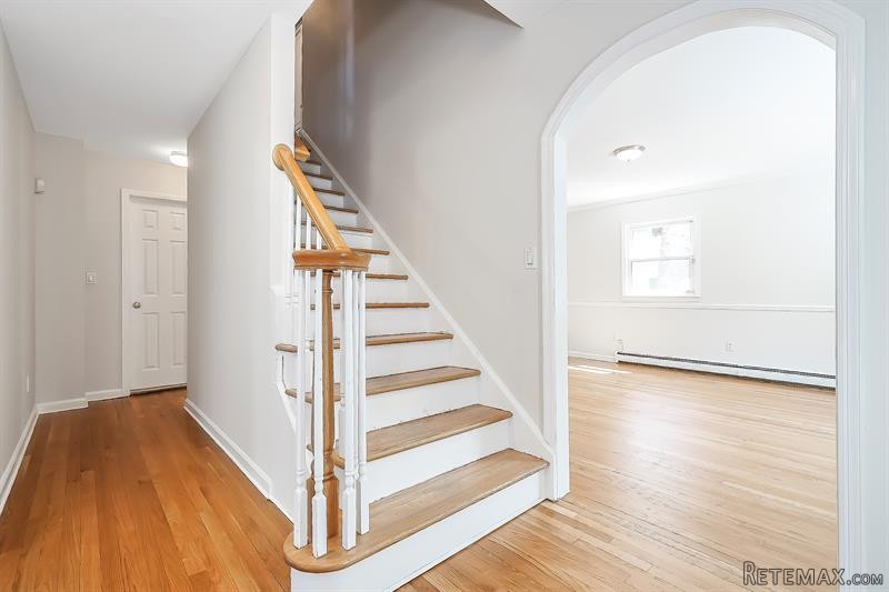5 bedroom House For Sale: 8 Capt.. - 2