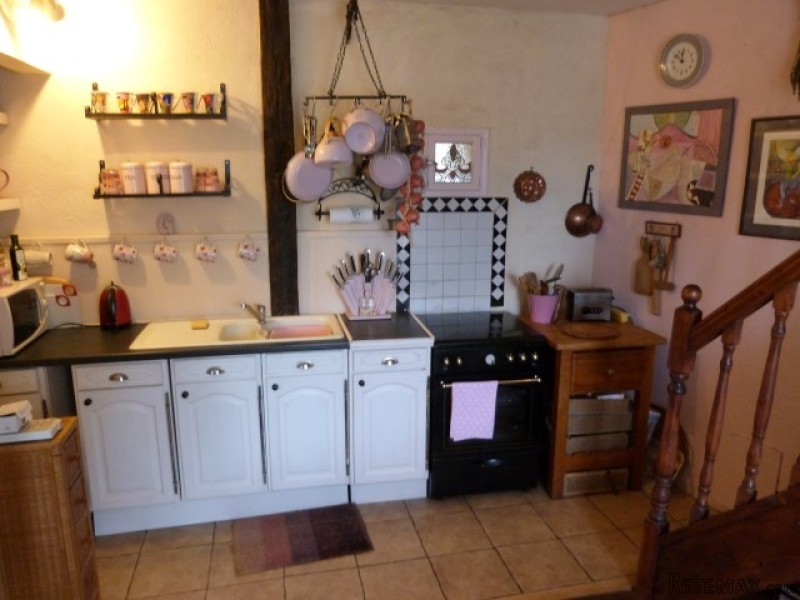 Spacious 5 Bedroom Property With.. - 2