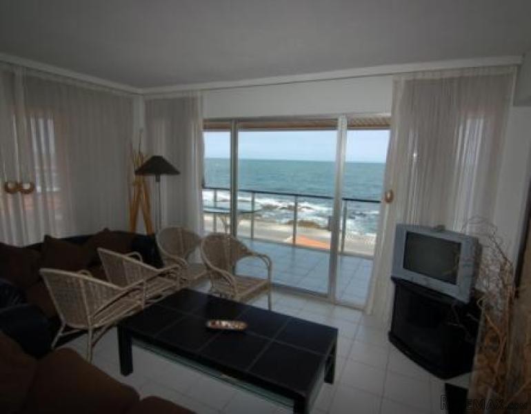 2 Bedroom Apartment - For Sale -..